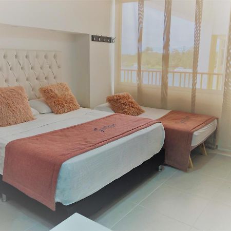 Apartamento Frente Al Malecon Guatapé Exteriör bild