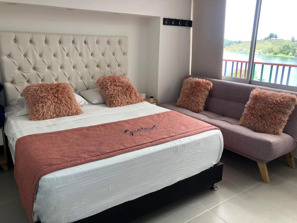 Apartamento Frente Al Malecon Guatapé Exteriör bild